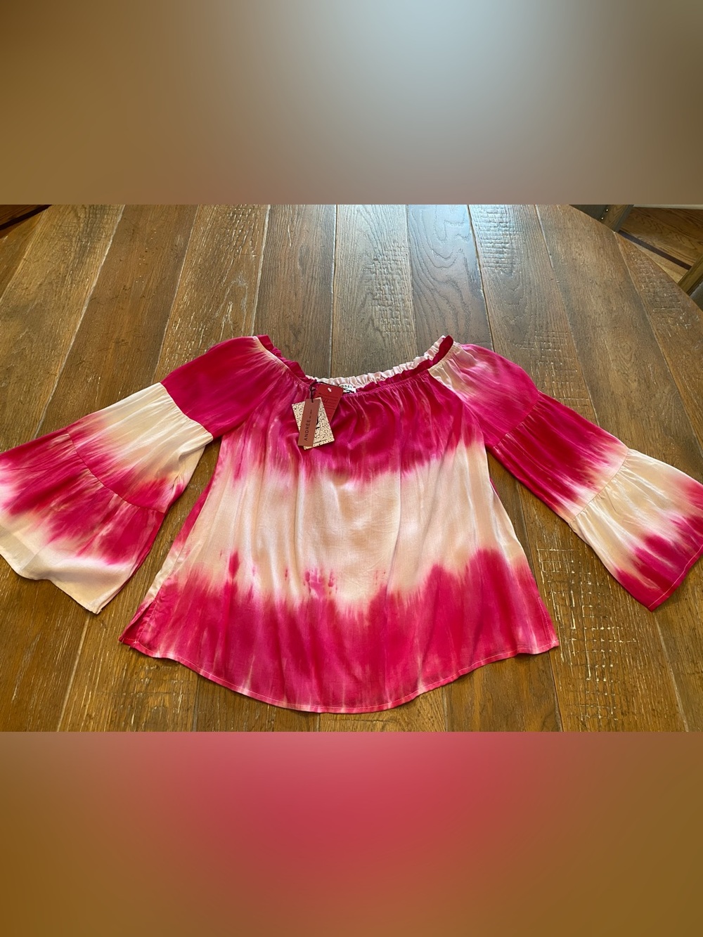Andree By Unit Hot Pink and White tiered bell sleeve shirt Size Medium NWT